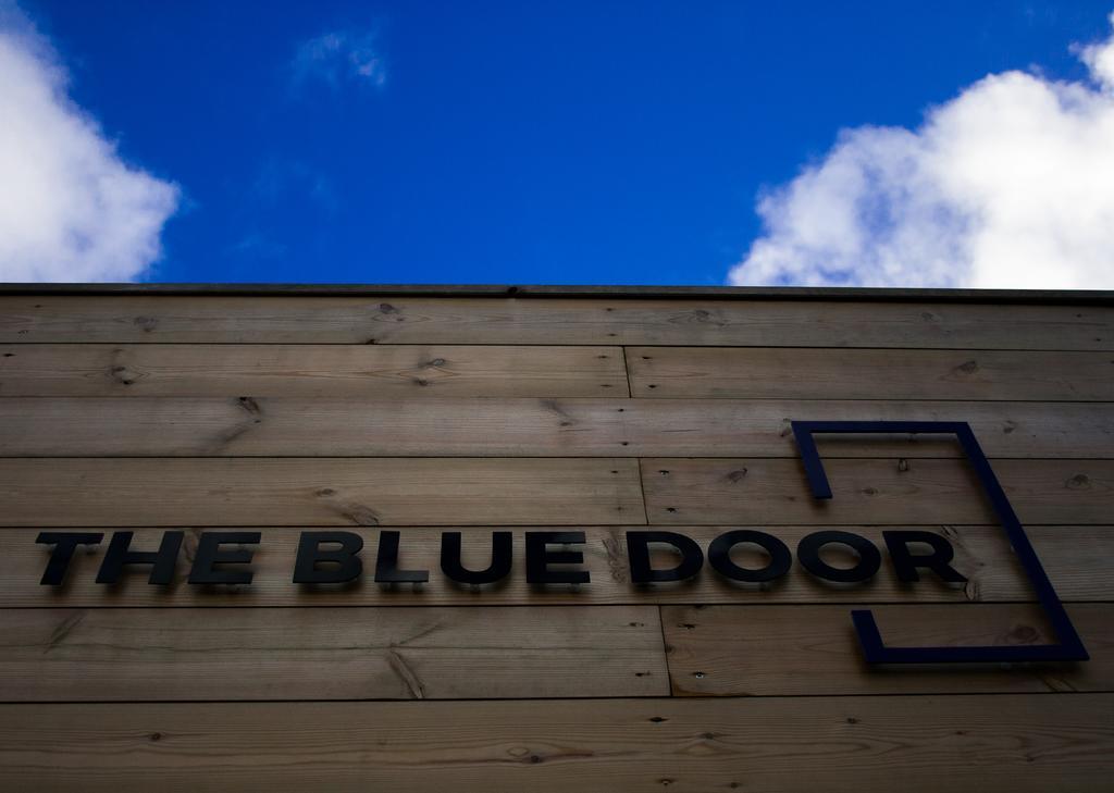 뉴키 The Blue Door B&B 외부 사진