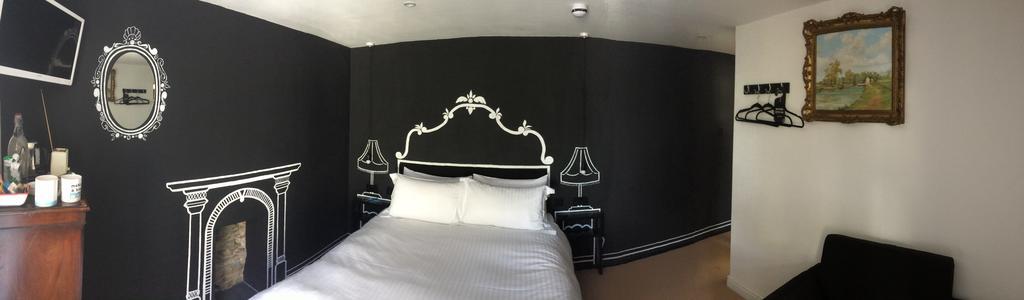 뉴키 The Blue Door B&B 외부 사진