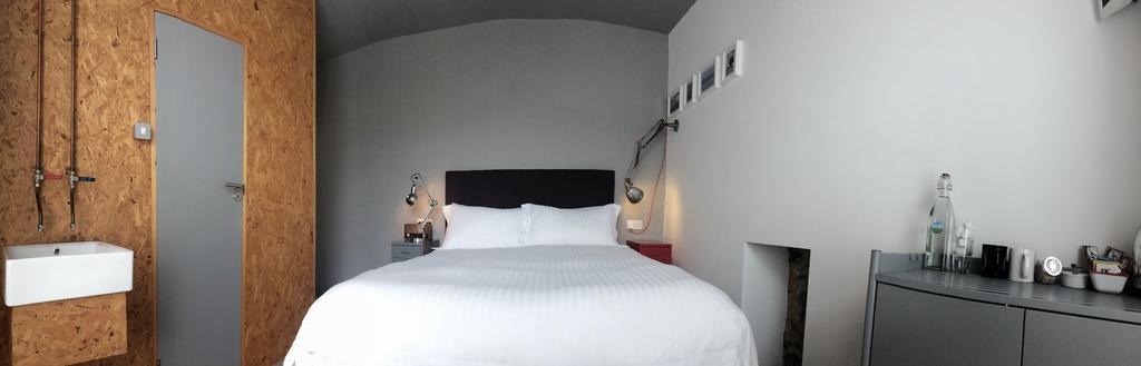 뉴키 The Blue Door B&B 외부 사진