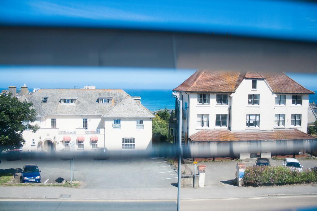 뉴키 The Blue Door B&B 외부 사진