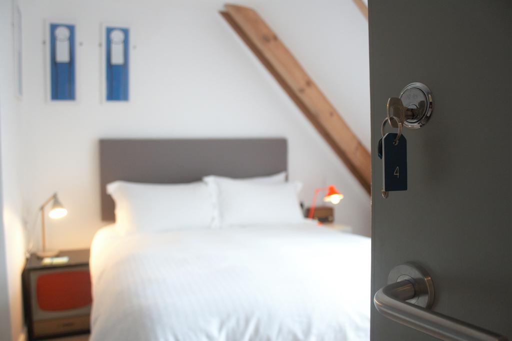 뉴키 The Blue Door B&B 외부 사진
