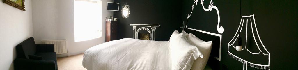 뉴키 The Blue Door B&B 외부 사진